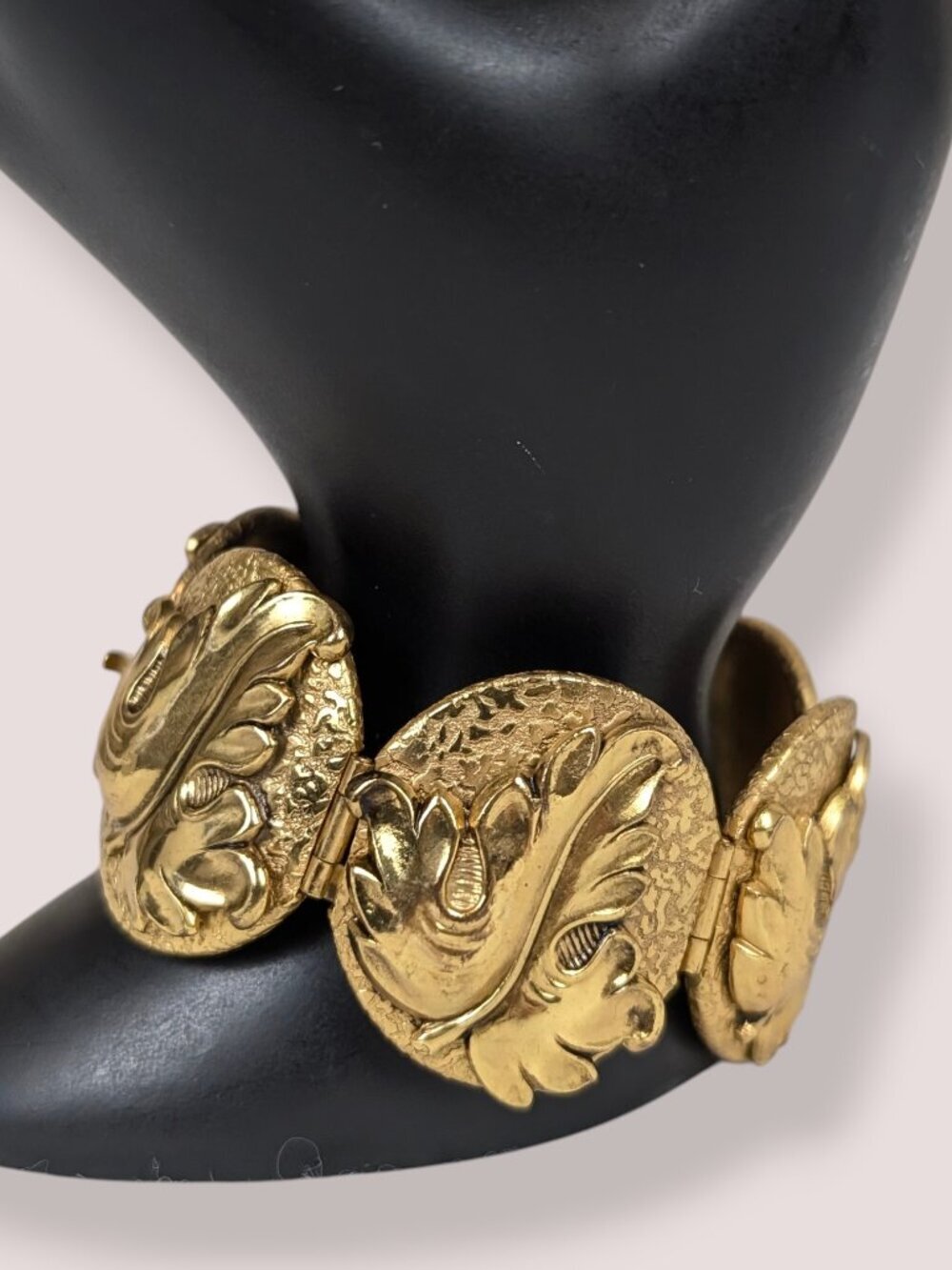 Vintage Gold Tone Ivy Panel Bracelet